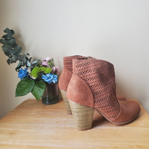 Qupid Boots - Picture 12 of 14